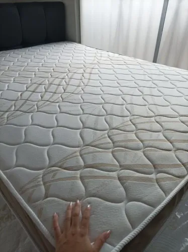 COLCHÃO CASAL COM MOLAS ENSACADAS