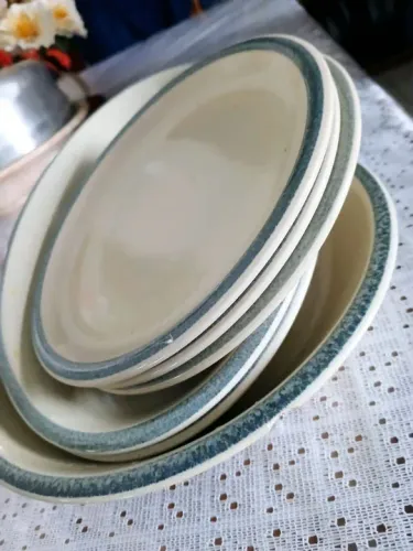Jogo de travessa prato com detalhes em azul