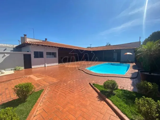 Venda de Casas / Área de Lazer na cidade de Américo Brasiliense