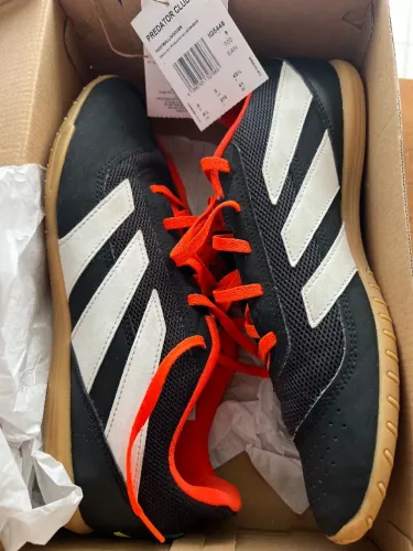 Chuteira quadra salão  Predator Club adidas original TAM 41 (usado 1 vez) 