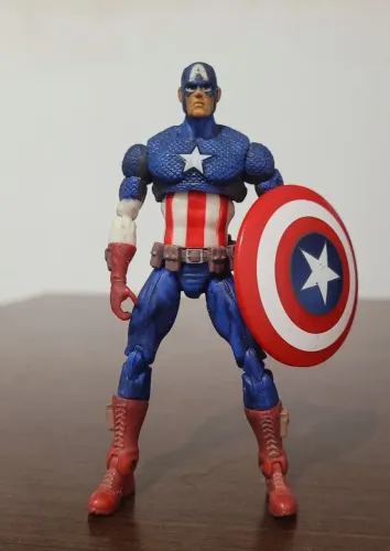 Boneco Capitão América Ultimate Marvel Universe 3.75