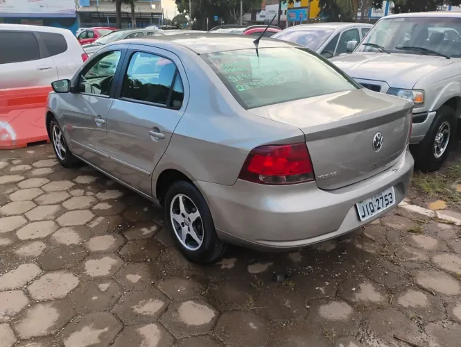 Voyage 2011 1.0 flex completo menos ar impecável 