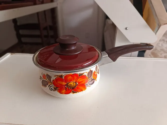 Panela esmaltada mãe Ágata original item de colecionador dos anos 1970 seminova conservada
