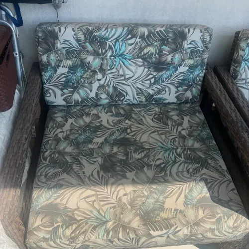 Jogo de Poltronas de Vime de área externa com almofadas estampadas