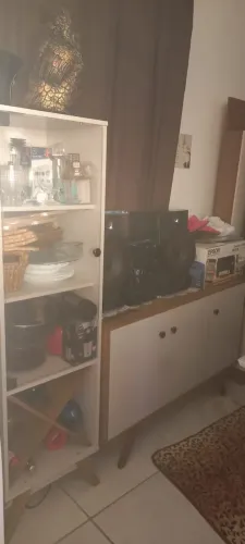 Cristaleira vertical com porta de VIDRO R$650,00 - NÃO ACOMPANHA BUFFET BUFFET 