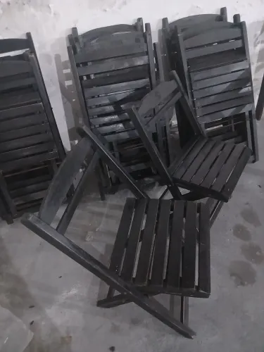 20 cadeiras articuladas para bar em madeira R$ 35 cada  