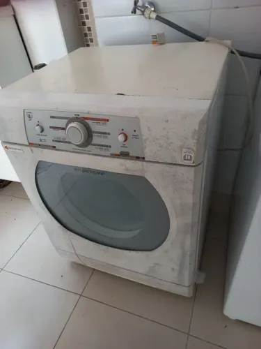 Máquina de secar roupa Brastemp 