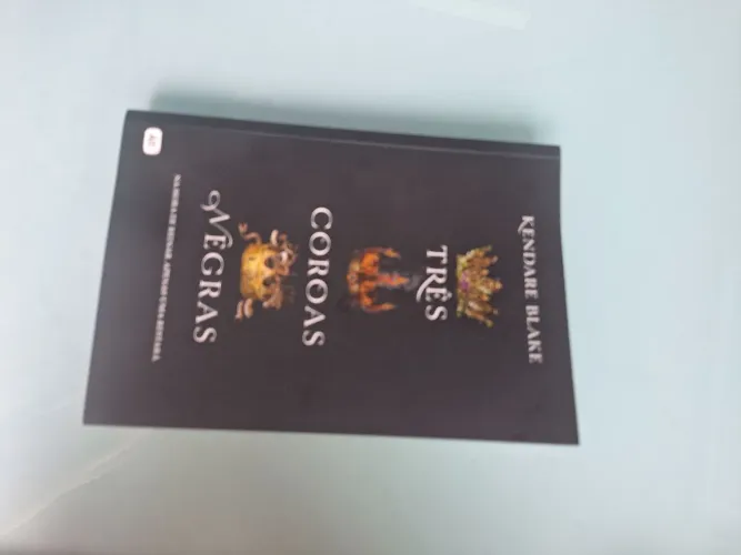 Três Coroas Negras - Kendare Blake