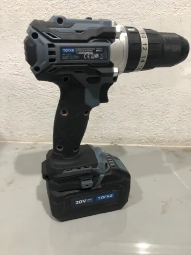 Furadeira Parafusadeira De Impacto Trb0010, Com Bateria, 20v S/Carregado
