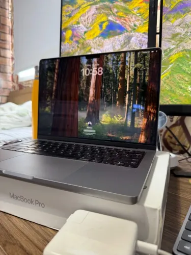 MacBook Pro 14 M2 - 16GB RAM / 512GB SSD - Impecável