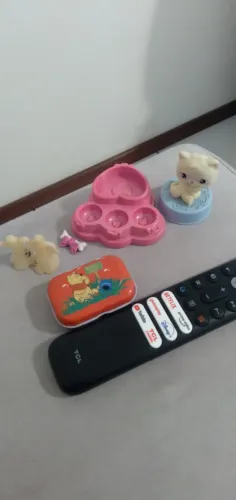 Itens barbie e outros.