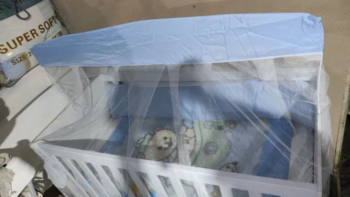 Berço e kit protetores 