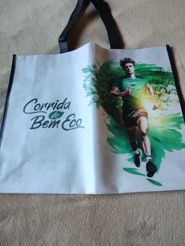 Bolsa reciclável+ itens.