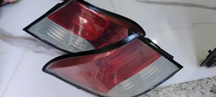 VENDO LANTERNA TRASEIRA PRISMA 2013 a 2015