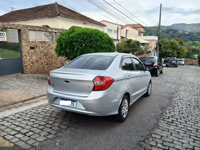 Ford KA+ Sedan 1.5 16V 4 cilindros Flex 4P 2015
