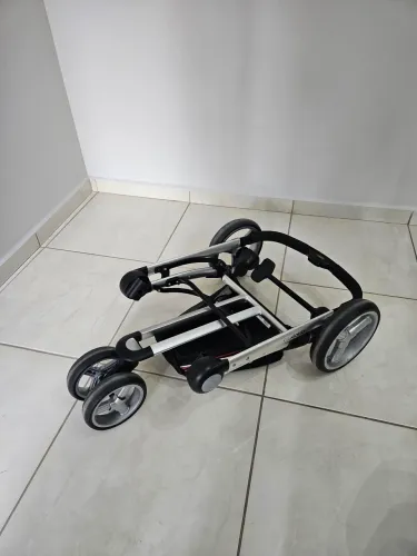 Carrinho + Bebê Conforto Kiddo