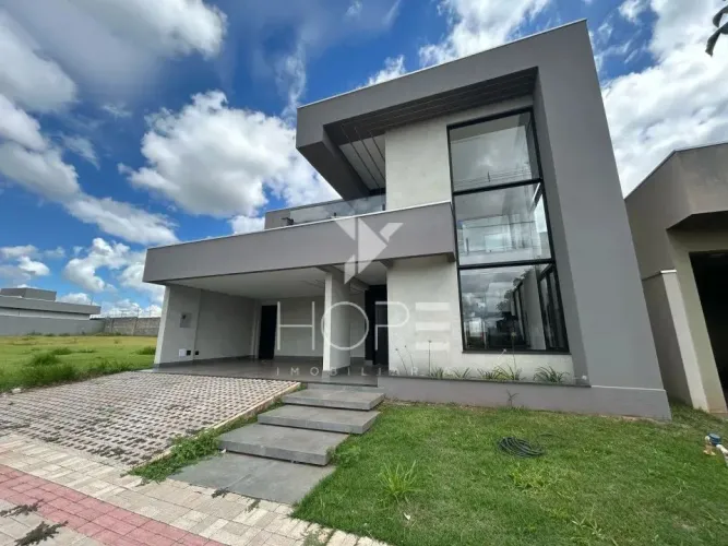 Excelente Casa à venda no Condomínio Residencial BelleVille
