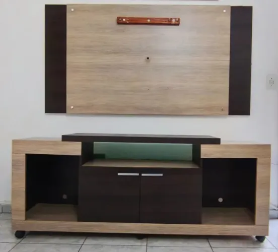 Rack com Rodinhas e Painel para TV