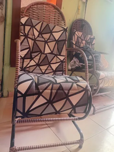 Duas lindas cadeiras de balanço 