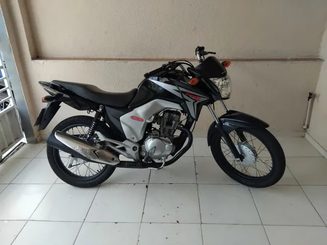 Vendo titan 150 ou troco