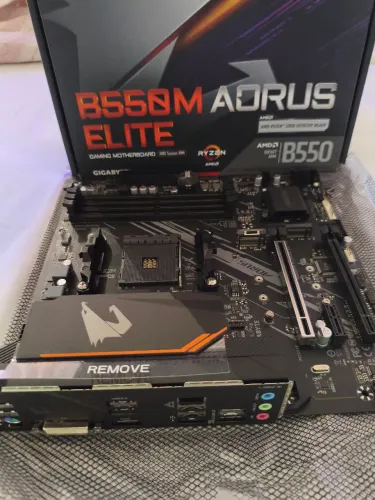 Placa mãe b550m AORUS elite nova com garantia 