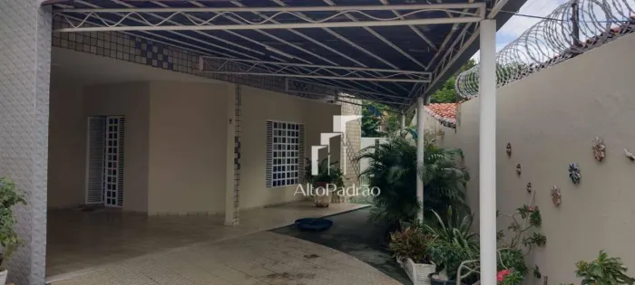 Casa com 4 dormitórios à venda - Matinha - Teresina/PI