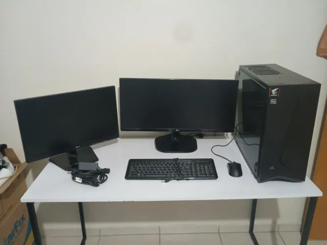 Computador Gamer com duas telas