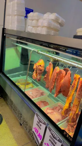 Balcão expositor de carnes