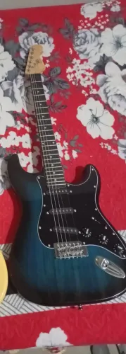 Guitarra König nova 3 meses de uso
