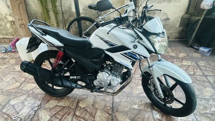 Yamaha Fazer YS150 SED Branca  - Leia todo o Anúncio 