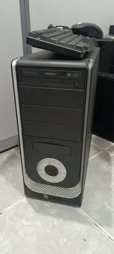 Computador HD 1tera placa de vídeo 8gb Windows 10 