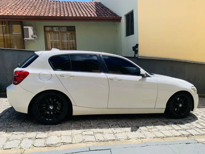 BMW 118IA / Urban/sport 1.6 TB 16V 170cv 5P 2015