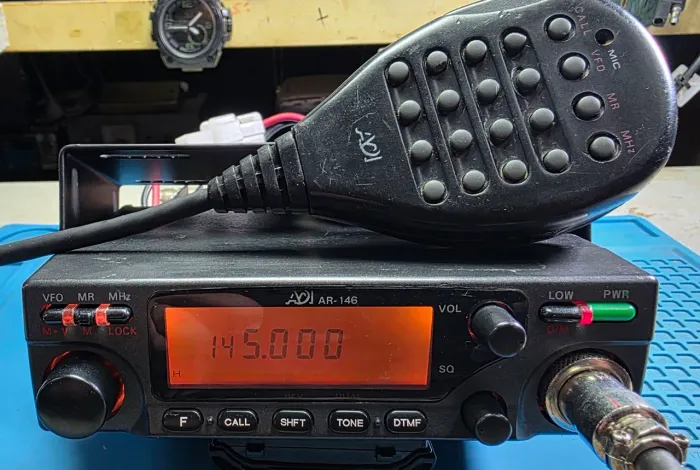 Radio ADI AR-146 VHF 50W completo 100%