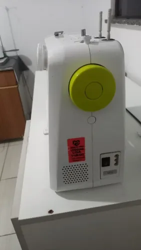 Máquina de costura reta Elgin Trendy JX 3031
