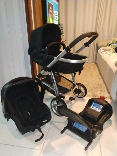 Carrinho de bebê infanti+ Bebê conforto com base isofix