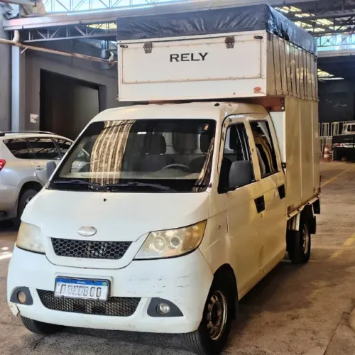 Rely Pick-up Cabine Dupla com Bau Ar Condicionado Travas Eletricas Farol de Milha 4 Pneus 