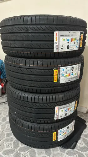 Jogo de pneus Pirelli 225/45 R17 novos