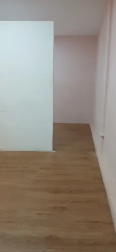 Sala 29². Avenida principal entre o Pro Hope e a Rótula da Feirinha