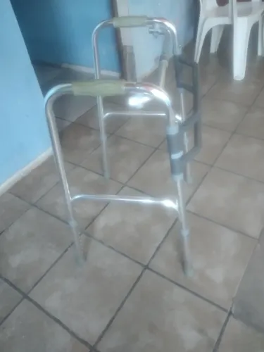 Andador adulto
