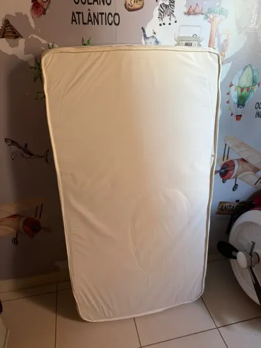 Vendo colchão de berço americano