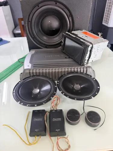 Kit som automotivo premium de alta qualidade - Hertz / Pionner / Questo audio