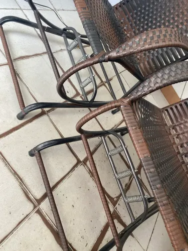 Vendo duas cadeiras de balanço 