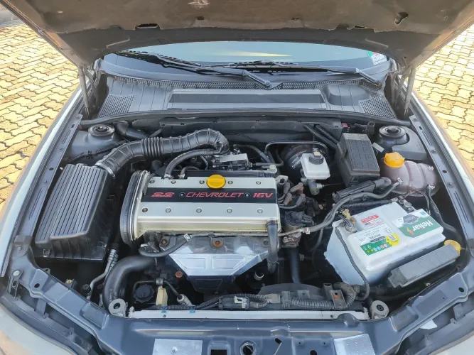 Chevrolet Vectra GLS/ Challenge 2.2 MPFI 16V 2001