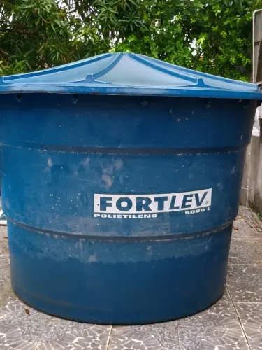 Vendo um tanque de água 5.000 mil litros em mar grande