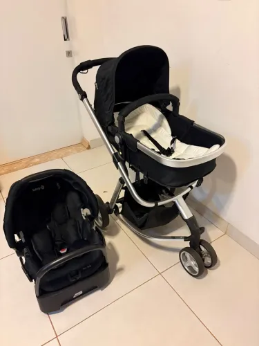 Carrinho de bebê + bebê conforto Safety 1st