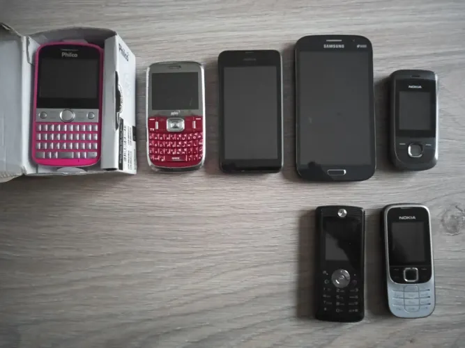 Lote 7 telefones celulares antigos - conserto ou peças