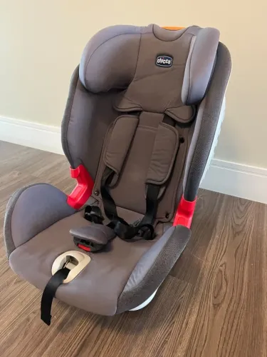 Cadeirinha Isofix Chicco Universe 9-36 kg Ótimo Estado (Higienizada)