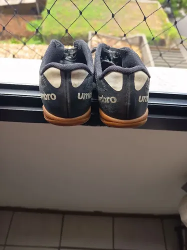 Chuteira futsal umbro