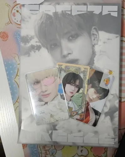 Álbum de Kpop TXT The Chaos Chapter: Freeze completo