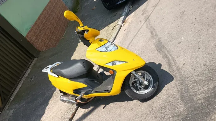 Burgman 125 Automática - IPVA Pago, Só Transferir e Rodar